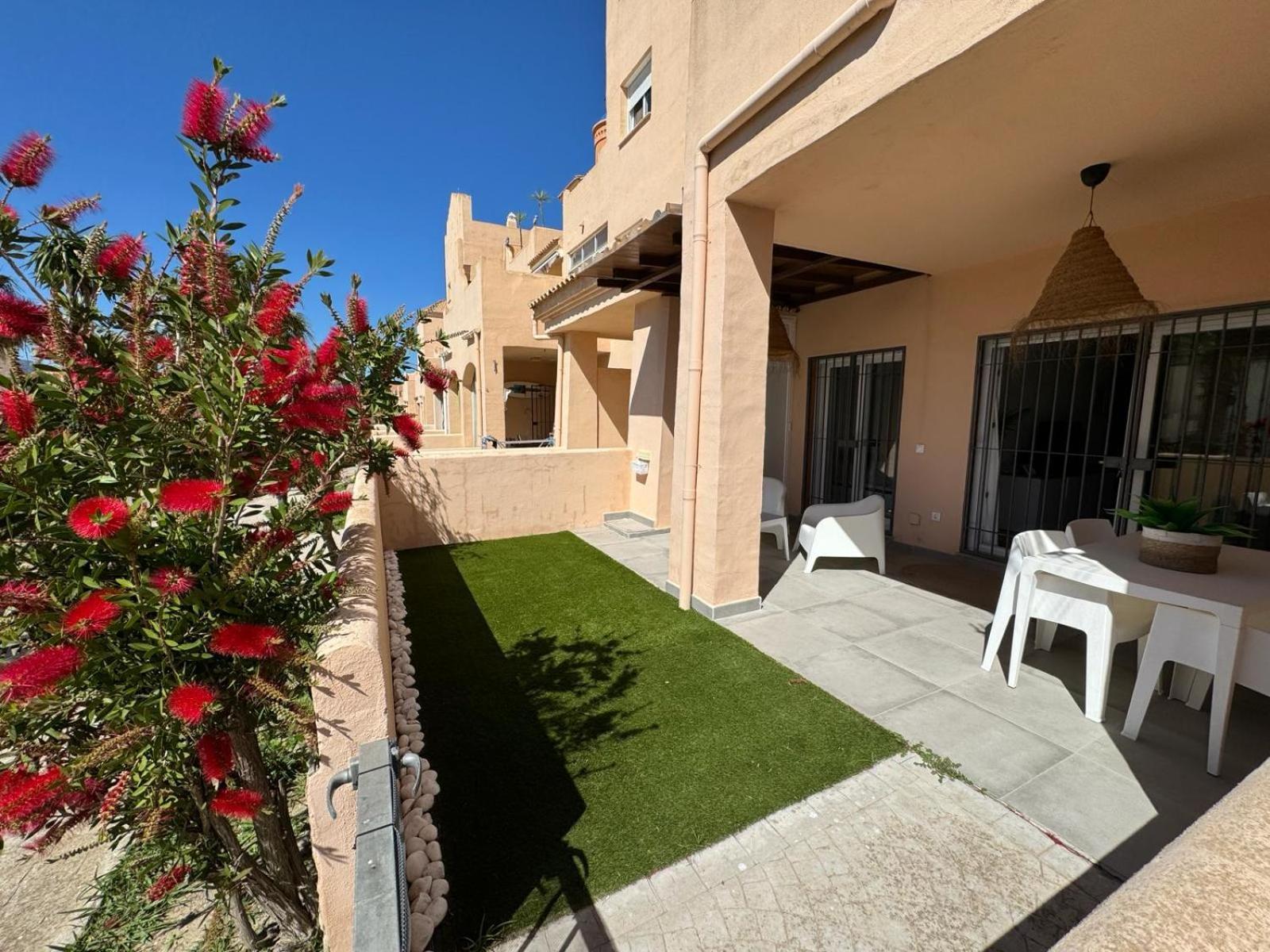 Surf Apartment - Wifi - Parking - Swimming Pool - Patio - Garden Tarifa Exterior foto
