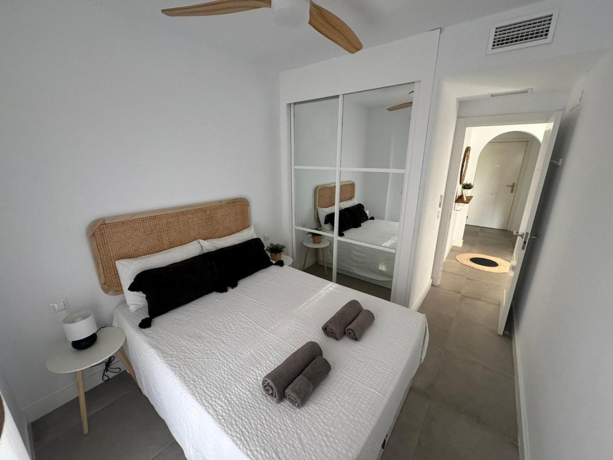 Surf Apartment - Wifi - Parking - Swimming Pool - Patio - Garden Tarifa Exterior foto
