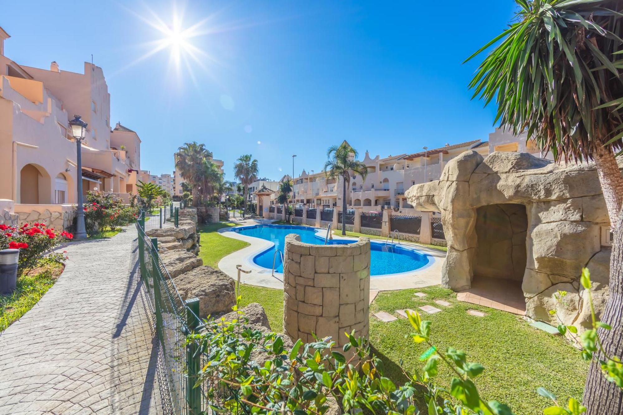 Surf Apartment - Wifi - Parking - Swimming Pool - Patio - Garden Tarifa Exterior foto