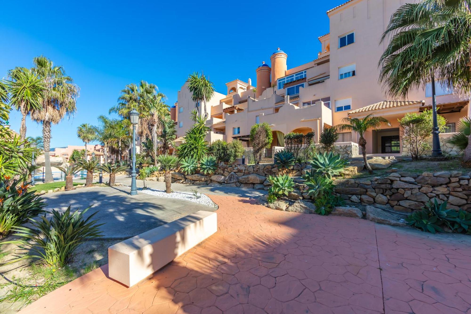 Surf Apartment - Wifi - Parking - Swimming Pool - Patio - Garden Tarifa Exterior foto